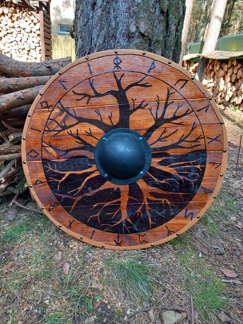 Viking Sheild Designs, Viking Shield Diy, Warforged Art, Viking Shield Design, Viking Birthday, Escudo Viking, Viking Shields, Viking Tent, Viking Camp