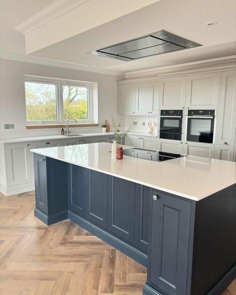 Howdens Elmbridge Kitchen, Howdens Kitchen, Kitchen Shaker, Howdens Kitchens, Real Kitchens, Navy Kitchen, Fitted Kitchens, Larder Unit, Real Kitchen