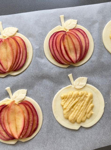 Apple Tart — Oh Cakes Winnie Mini Apple Tarts, Apple Tart Recipe, Pie Decoration, Apple Roses, Apple Tart, French Classic, Apple Filling, Brownie Bites, Almond Cream