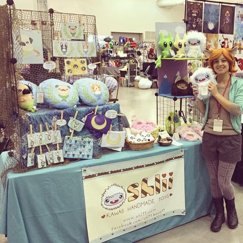 Nekocon artist alley 2015. Craft booth display, artist alley display Convention Setup, Artist Alley Display Ideas, Artist Alley Display, Ubc Vancouver, Cute Handmade Gifts, Festival Booth Display, Art Festival Booth, Art Fair Display, Craft Fair Vendor