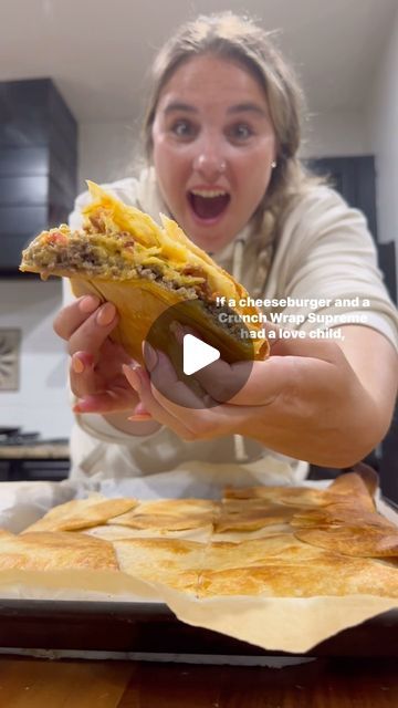 Hannah Stewart on Instagram: "🤔 Will it sheet pan?   ⬇️ Comment RECIPE if you want the full recipe 🍔 and be sure to follow @myfamilydinnercom for more easy recipe ideas!   🤯 Last week I shared my sheet pan Crunch wrap Supreme Recipe and it went so viral I decided to do a new series called “Will it Sheet Pan?”   This week we are putting 5 of your favorite recipes to the test to find out...   “WILL IT SHEET PAN?!”   💡First Up   🍔 THE CHEESEBURGER! 🙌   This recipe brings a little creativity to a classic dish you already know everyone loves.   ✨ Crunch wrap Supreme – Cheeseburger Edition ✨   Ingredients:   12 large tortillas  2 cups burger sauce  2 lbs ground beef  2 cups burger sauce  6-8 Ole Corn Tostadas  1-2 cups shredded Iceburg lettuce  2 roma tomatoes, diced  3-4 cups cheddar chee Crunch Wrap Supreme Recipe Sheetpan, Cheeseburger Tortilla Hack, Hamburger Crunch Wrap, Sheet Pan Crunch Wrap Supreme, Sheet Pan Crunch Wrap, Crunch Wrap Supreme Recipe, Corn Tostadas, Recipe Using Tortillas, Ground Beef Breakfast