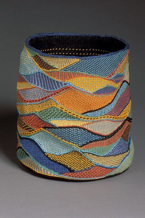 Lois Russell Basket Linen Basket, Fabric Sculpture, Contemporary Baskets, Rope Bowls, Mochila Crochet, Making Baskets, Beautiful Baskets, Linen Baskets, Traditional Baskets