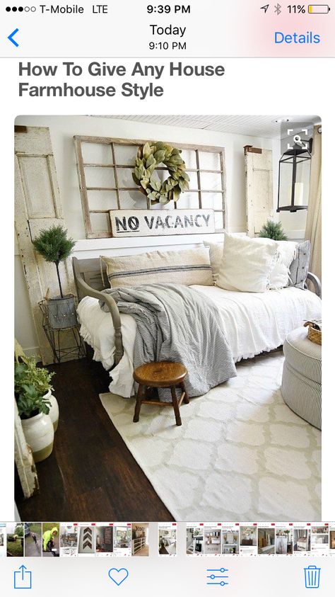 Love the window Tiny Guest Bedroom Ideas Farmhouse, Day Bed Bedroom Ideas Farmhouse, Farmhouse Daybeds, Spare Room Ideas, Farmhouse Guest Bedroom, Woodland Bedroom, Diy Farmhouse Decoration, Lady Decluttered, Tennessee House