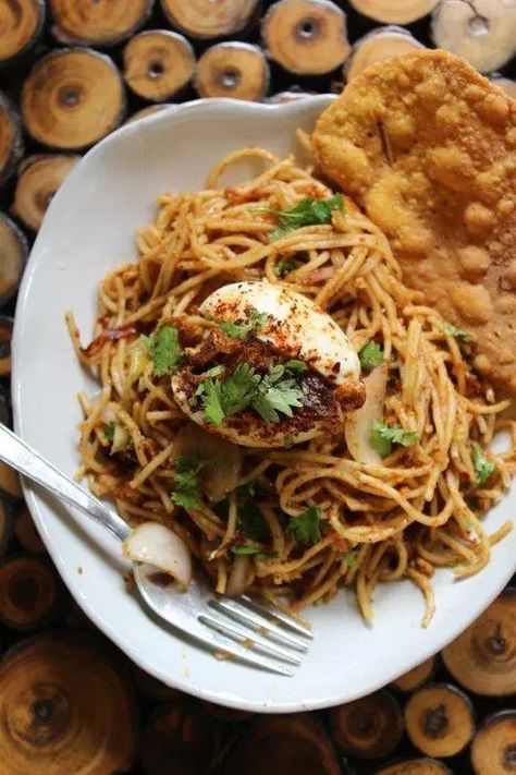 Burmese Atho Recipe - Atho with Bhejo - Yummy Tummy Indo Chinese Recipes, Burmese Food, Tamarind Juice, Noodle Dish, Garlic Fries, Asian Inspired Recipes, Roasted Peanuts, Fried Onions, Noodle Dishes