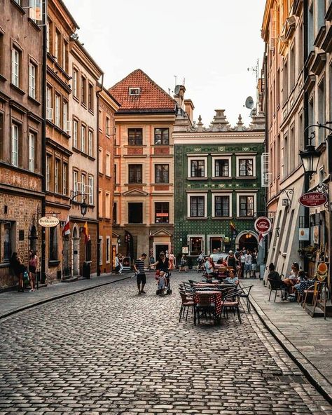 Poland Aesthetics, Warsaw Aesthetic, Poland Aesthetic, Warsaw Old Town, Poland Warsaw, Visit Poland, Poland Travel, Europe Map, Warsaw Poland