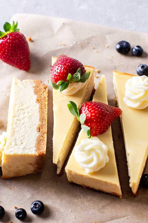 Small Batch Cheesecake Cheesecake Single Serve, Cheesecake Recipes Small Batch, Small Cheesecake Recipe No Bake, Small Batch Cheesecake, Small Cheesecake Recipe, Lactose Free Cheesecake, Black People Food Recipes, Black People Food, Small Cheesecake