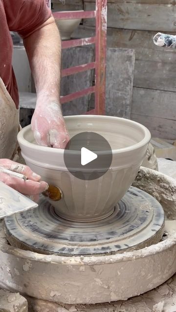 Pottery Wheel Projects, Surface Decorations, Pottery Carving, Doric Column, Natural Ceramic, Pottery Projects, Pottery Videos, Clay Bowl, Ceramic Techniques