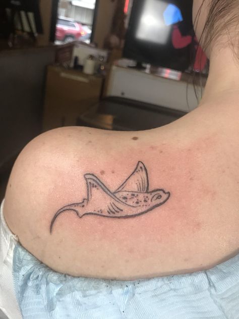 210+ Outstanding Stingray Tattoos Ideas and Designs (2022) - TattoosBoyGirl Small Stingray Tattoo, Obx Tattoos, Cownose Stingray, Sting Ray Tattoo, Mantaray Tattoo, Stingray Tattoos, Seahorse Tattoos, Stingray Tattoo, Ray Tattoo