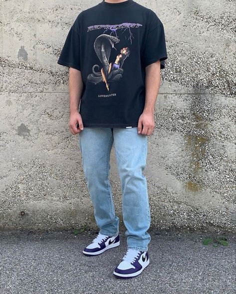 Vintage Tshirt And Jeans Outfit, Graphic Tee Men Outfit, College Guy Outfits, Baggy Tshirt Outfit, Graphic Tee Outfit Men, What To Wear To College, Air Force 1 Outfit Men, Boys Fall Fashion, Air Force 1 Outfit