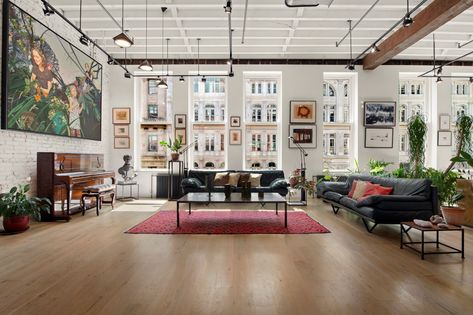 Located in the Flatiron District just off Madison Square Park at 35 West 23rd Street, this 3,400-square-foot, full-floor home checks all the boxes for classic Manhattan loft living. Living Room Floor Plan, Room Floor Plan, Manhattan Loft, Madison Square Park, Private Workspace, Living Room Floor Plans, Painted Brick Walls, Tribeca Loft, Home Nyc