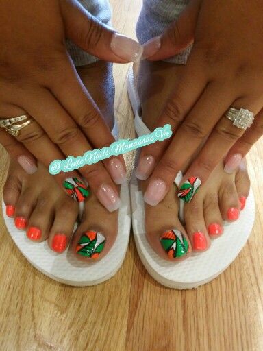 Nails design by bebe Fun Pedicure Ideas, Beach Toe Nail Designs, Flower Pedicure Designs, Flower Pedicure, Beach Toe Nails, Toes Nails, Pedicure Nail Designs, Nail Decor, Cheetah Nails