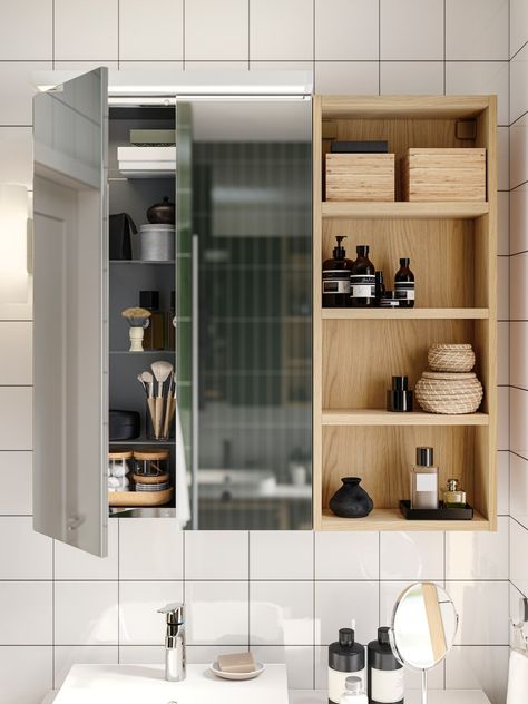 A classic and well-organised bathroom with oak effect - IKEA Organised Bathroom, Bathroom Cabinets Ikea, Condo Bathroom, Bathroom Details, Ikea Food, Online Interior Design Services, Service Kitchen, Organization Furniture, Office Bathroom