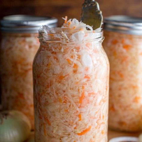 How To Use Up Cabbage, Home Made Sour Kraut, How To Make Sauerkraut From Cabbage, How To Make Sauerkraut, Easy Sauerkraut, Easy Sauerkraut Recipe, Sour Kraut, Canned Recipes, Pickled Vegetables Recipe