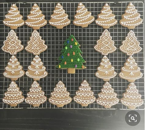 Gingerbread Christmas Tree Cookies, Gingerbread Tree Decorations, Spicy Gingerbread Cookies, Spicy Gingerbread, Gingerbread Tree, Gingerbread Cookies Decorated, Gingerbread Christmas Tree, Gingerbread Decorations, Holiday Party Foods