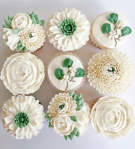 Cupcake Ideas Almost Too Cute to Eat : Green and White Garden Cupcakes Hydrangea Cupcakes, Garden Cupcakes, Rustic Cupcakes, Fluffy Cupcakes, Green Cupcakes, Flower Cupcake, Bridal Shower Cupcakes, Unique Cupcakes, Fall Cupcakes