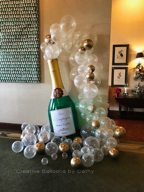 Camarillo California, Champagne Balloons, Champagne Birthday, Balloon Artist, Balloon Twisting, Champagne Party, Bubble Balloons, Custom Balloons, Balloon Centerpieces