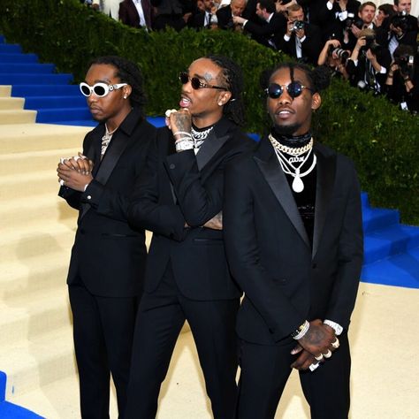 2017 Met Gala Migos Fashion, Offset Rapper, Migos Wallpaper, Quavo Huncho, Sweet 16 For Boys, Met Gala Outfits, Mens Casual Suits, Hip Hop Classics, Gala Outfit