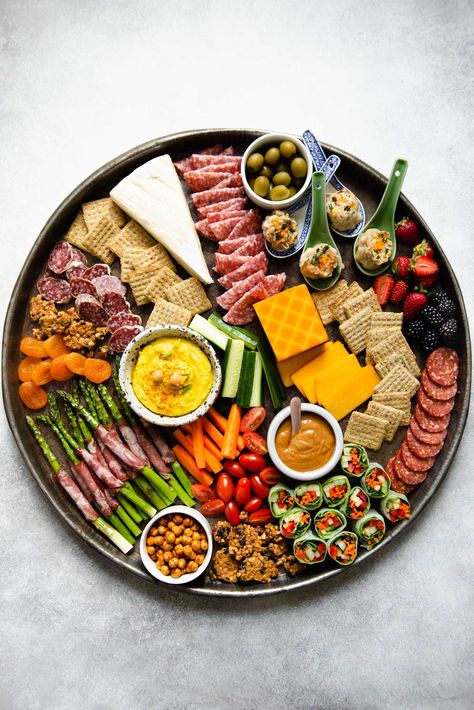 How to Make a Grazing Platter | Healthy Nibbles #ad #partyplatter #grazingplatter Nibbles Ideas, Grazing Platter Ideas, Christmas Nibbles, Grazing Platter, Nibbles For Party, Party Food Platters, Party Platters, Food Platters, Board Ideas