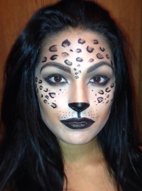 Leopard inspired halloween makeup Leopard Face Paint Women, Animal Halloween Makeup, Snow Leopard Costume, Safari Makeup, Scary Makeup Tutorial, Leopard Face Paint, Leopard Makeup Halloween, Cat Costume Kids, Cat Halloween Makeup