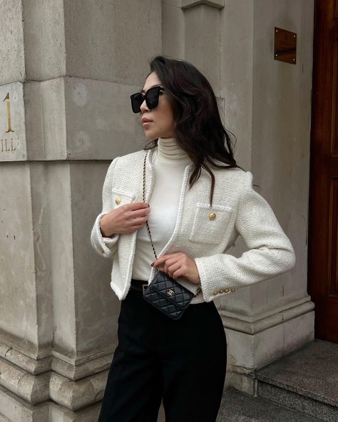 Tweed jacket lover 🫶🏻 | Instagram White Tweed Jacket Outfit, London Fits, Corporate Baddie Outfits, Tweed Jacket Outfit, White Tweed Jacket, Corporate Baddie, Chique Outfit, Casual Work Outfits Women, 2024 Goals