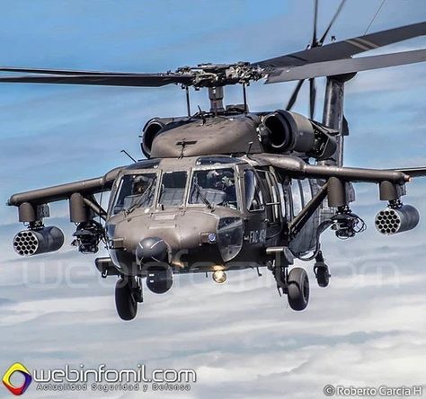 Uh 60 Blackhawk, Navy Special Forces, Indian Army Special Forces, Black Hawk Helicopter, Jet Fighter Pilot, Plane Photos, Military Airplane, Air Fighter, Military Pictures