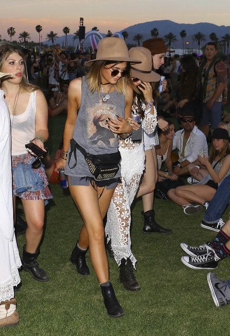 Kylie Coachella, Selena Gomez Coachella, Kendall Coachella, Kylie Jenner Coachella, Kylie Jenner Selena Gomez, 2014 Coachella, Coachella 2012, Kylie Jenner Street Style, Coachella 2014