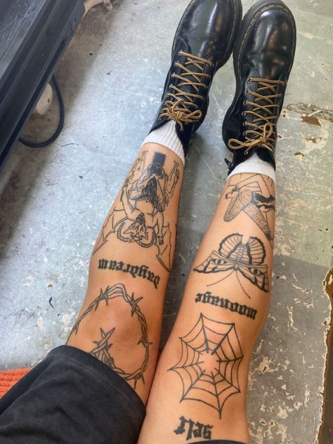 Tattoo Ideas Geometric, Over The Knee Tattoo, Knee Tattoo Ideas, Back Tattoos For Guys Upper, The Knee Tattoo, Tattoo Cover Ups, Full Neck Tattoos, Knee Tattoos, Symmetrical Tattoo