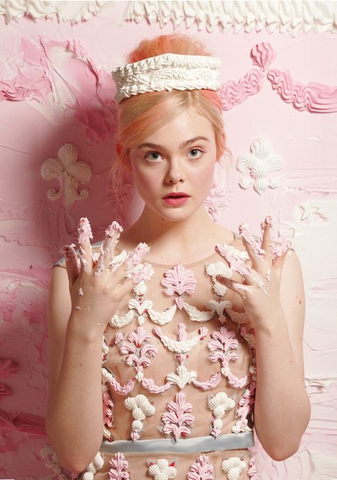 Valentine's Photoshoot, Will Cotton, Glitter Rosa, Look Rose, Dakota Fanning, Colour Blocking, Portrait Ideas, Elle Fanning, Mode Inspo