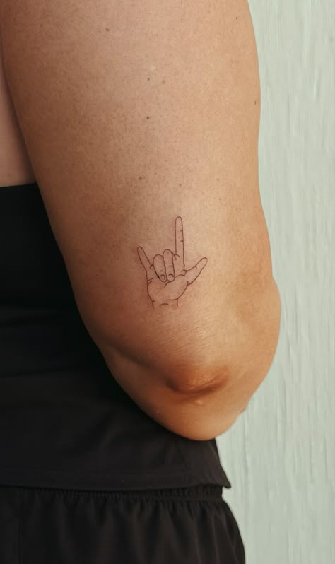 Men’s Fine Line Tattoo Designs, Earthy Simple Tattoo, Tiny I Love You Sign Tattoo, I Love You Asl Tattoo Fine Line, Asl Ily Tattoo, I Love You Asl Tattoo Simple, Linewife Tattoos, Fine Line Tattoos With Meaning, Coordinate Tattoo Ideas For Women