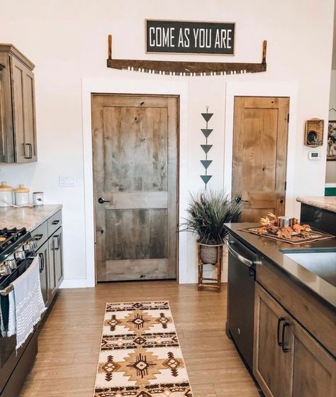 Western Interior Design Farmhouse, Boho Western Kitchen Cabinets, Farm Western House, Barndominium Interior Doors, Boho Rustic House Decor, Long Horn Wall Decor Living Rooms, Rustic Ranch Home Decor, Western Kitchen Remodel, Farmhouse Western Kitchen