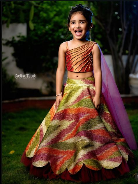 Girls Dress Designs Kids Fashion, Lehenga Design For Kids Girl, Kids Lehanga Blouses Designs, Kids Dresses For Girls Indian, Baby Girl Lehenga Designs, Kids Lehenga Choli Design, Lehenga For Baby Girl, Kids Lehenga Blouse Designs, Kids Lehanga Design For Wedding