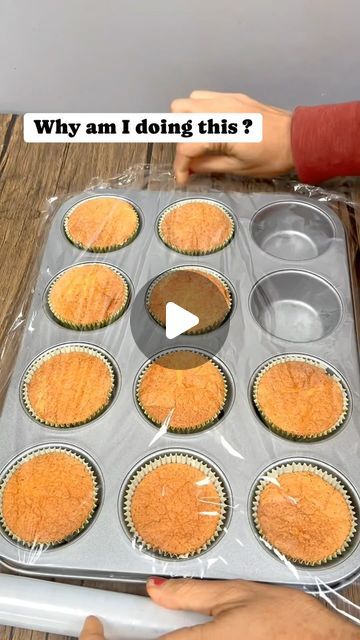 Dayeeta Pal | Hyper-realistic Cake Artist | Illusion Cakes on Instagram: "I have noticed that..
if I wrap cupcakes with clingfilm while they are still warm, the steam from the cupcakes get trapped within it, resulting in a softer and even more moist cupcakes😍

Try it and see the difference!! Share to help others 🥰

Follow for more🩷

#cakehacks #cakevideos #viralreels #viralhacks" How To Display Cupcakes, Cupcake Display Ideas, Transport Cupcakes, Illusion Cakes, Cake Cups, Moist Cupcakes, Amazing Food Hacks, Realistic Cakes, Cake Wraps