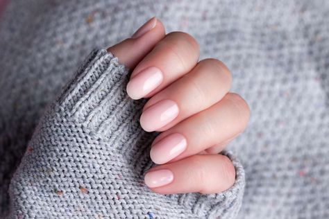 We Asked Manicurists for the Secret to Keeping Nail Polish from Chipping–Here’s What They Said Lipgloss Nails, Lip Gloss Nails, Gloss Nails, Nagellack Trends, Nail Shimmer, Shellac Nails, Dark Nails, Pink Bubbles, Girls Nails