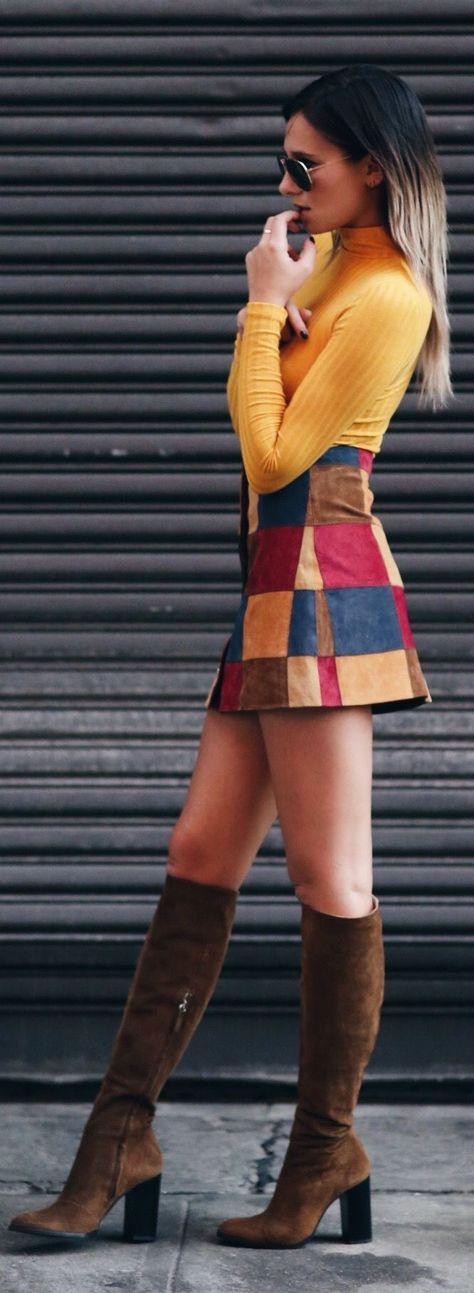 70s Mode, Winter Ugg, 70s Fashion Dresses, Spring Summer Fashion Trends, Mode Editorials, Skirt Outfits Fall, Fashion 70s, Summer Fashion Trends, Current Fashion Trends