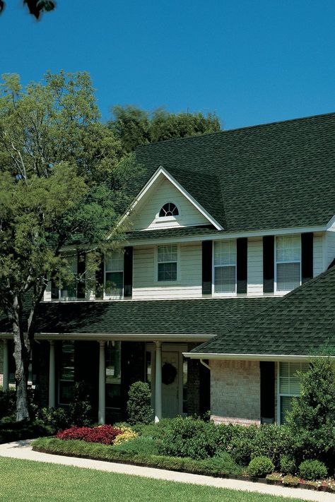 Get a roof you can trust when you choose a GAF factory-certified roofer. Dream House Plans Modern, House Plans Modern Farmhouse, Dream House Pictures, House Plans Modern, Roof House, Modern Farmhouse Exterior, Plans Modern, Roofing Contractors, Farmhouse Exterior