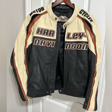 Harley Jacket, Vintage Racing Jacket, Harley Davidson Leather Jackets, Harley Davidson Jacket, Jacket Beige, Beige And Black, Lookbook Outfits, Dream Clothes, Retro Outfits