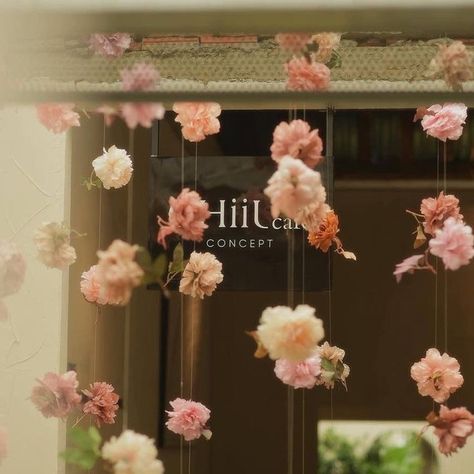 ✨Introducing our Hanging Flower Backdrops! ✨ The perfect wedding decor for the DIY Bride and those venturing on a destination wedding (small and compact for travel!) ❤️ 💍The DIY kit includes everything you need to create a stunning backdrop that would cost £100s to hire! 🥰🤍 #wedding #weddingdecor #destinationwedding #diy #2024bride #2025bride Wedding flower arrangements | Bridal Bouquet | Ceremony Floral Decor | Wedding Florist | Trending Wedding | Centrepieces | Floral Installations | ... Hanging Flowers From Ceiling, Floating Flower Wall, Arch Backdrop Ideas, Engagement At Home, Fairy Bedroom Ideas, Wedding Color Pallets, Hanging Flower Garland, Bridal Shower Wine Theme, Romantic Dinner Decoration