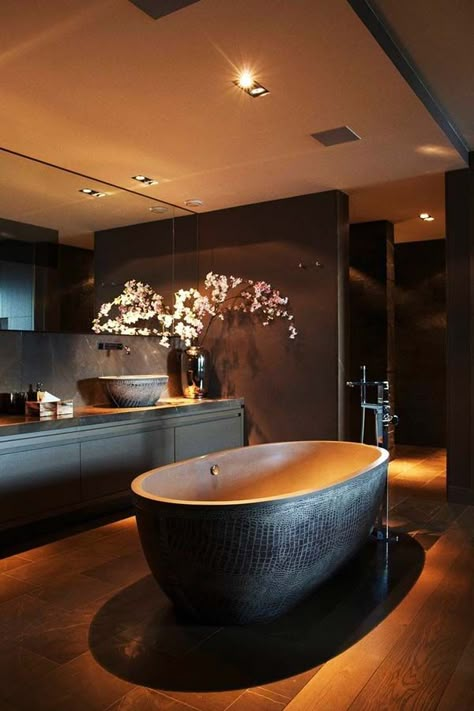 44 Absolutely stunning dark and moody bathrooms Design Interior Baie, Design Interior Modern, Decor Baie, Bad Design, Bathroom Design Luxury, Dream Bathrooms, Dream Bathroom, Bath Tub, Beautiful Bathrooms