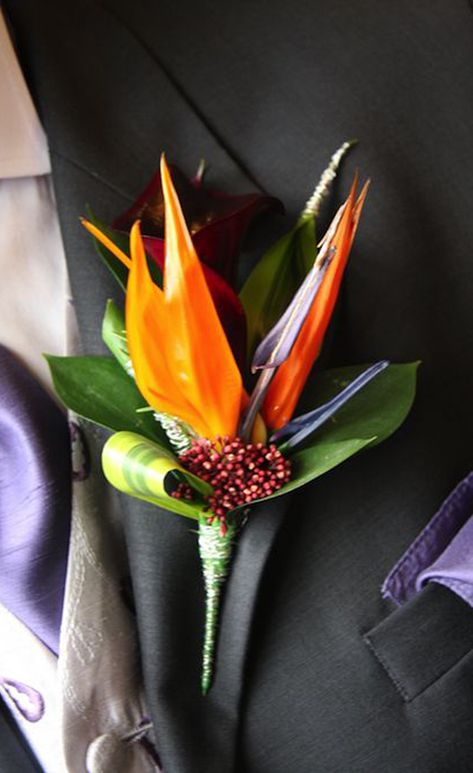 For unique wedding flowers, reach for birds of paradise. The tropical flowers come in bright shades and work well for a destination or beach-inspired wedding. They look especially snazzy as the groom’s and groomsmen’s boutonnieres. | Birds of Paradise | 7 Spring Wedding Flowers for Seasonal Beauty | My Wedding Favors Bird Of Paradise Wedding, Corsage Ideas, Tropical Wedding Theme, Paradise Wedding, Birds Of Paradise Flower, Tropical Wedding Flowers, Unique Wedding Flowers, Beach Wedding Inspiration, Spring Wedding Flowers