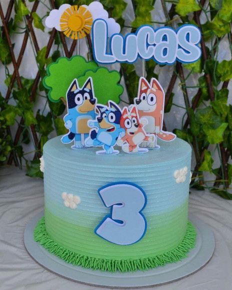 Bluey Cake Buttercream, Bluey Cake Ideas 2nd Birthday, Bluey Birthday Cake Simple, Bluey Smash Cake Boys, Bluey 1st Birthday Cake, Bluey Cake Ideas For Boys, Bluey Cake Ideas Birthday, Pastel Bluey Birthday, Bluey Birthday Cake For Boys