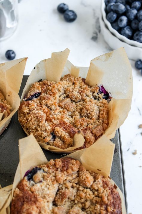 Bakery Style Blueberry Crumble Muffins Blueberry Crumble Muffins, Blueberry Bites, Bakery Style Blueberry Muffins, Bakery Style Cake, Bakery Muffins, Crumble Muffins, Breakfast Cupcakes, Thanksgiving Breakfast, Cinnamon Crumble