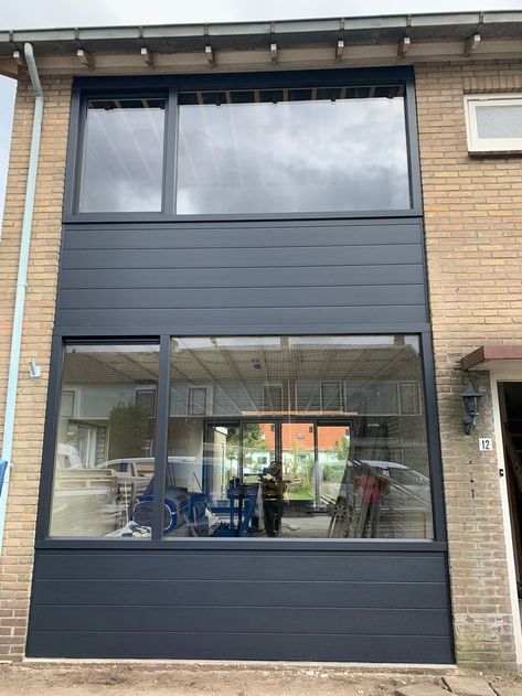 Kubus kunststof kozijnen en sponningdelen van 190mm met een zwart grijze RAL7021 kleur House Outside, Awning, Black Grey, Ramen, Outdoor Decor, Home Decor, Home Décor