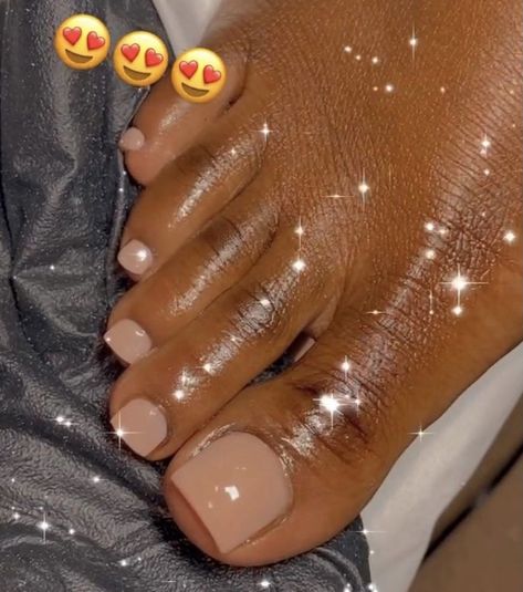 Pedicure Colors Brown Skin, Pedicure For Brown Skin, Brown Pedicure Toenails, Fall French Pedicure, Brown Toenail Polish, Cute Fall Toenails, Nude Nails And Toes, Classic Toe Nail Colors, Thanksgiving Nail Color Ideas