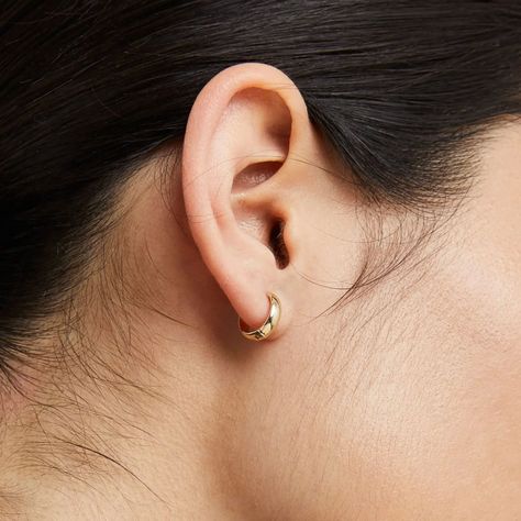 Why Some Jewelry Turns Your Skin Green—And How to Prevent It Fake Earrings, Earring Hole, Fake Jewelry, Wear Green, The Good News, Make Your Own Jewelry, Green Outfit, How To Make Necklaces, Green Earrings