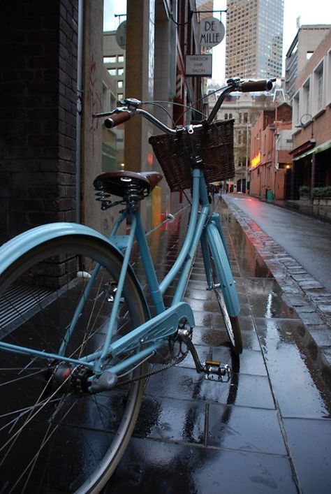 rainy crusier, city streets Giant Bicycle, Dutch Bike, Bicycle Chic, Blue Bike, Bike Aesthetic, Bicycle Pedal, New Bicycle, Old Bicycle, I Want To Ride My Bicycle