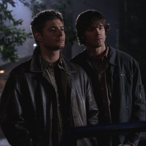 Supernatural Visualization, Idk Pictures, Sam E Dean, Winchester Brother, Supernatural Dr, Jesen Ackles, Character Icons, Supernatural Wallpaper, John Winchester