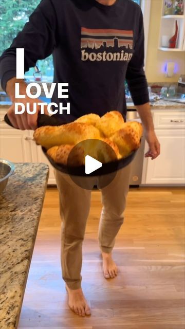 Oven Baked Pancakes Recipe, Breakfast Dutch Baby, Apple Dutch Baby Pancake, Dutch Baby Pancake Cast Iron Skillet, Pancake Batter Ideas, Breakfast Recipe Videos, Pancake Recipe Video, Breakfast Ideas For One, Easy Pancakes Recipe