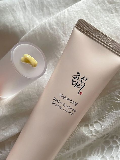 This product is designed to improve sagging skin around the eyes. By mixing in 2% retinal liposome, which creates the best synergy with ginseng, an oriental herbal ingredient known to be effective for anti-aging, it helps to improve elasticity and restore damaged skin Beauty Of Joseon Eye Cream, Traditional Skincare, Yesstyle Products, Puffy Eye, Skincare Store, Joseon Dynasty, Beauty Of Joseon, Olive Young, Medicine Book