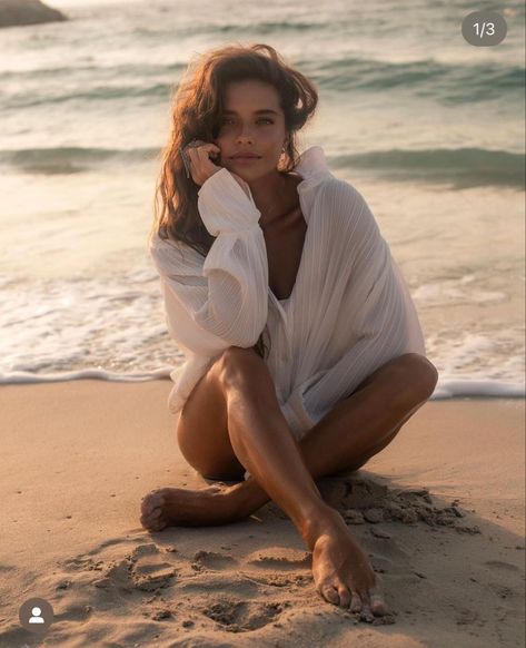 Beach Glamour Photoshoot, Beach Photo Ideas Women, Island Esthetics, Hawaii Photoshoot Ideas, Beach Lifestyle Photoshoot, Beach Shoot Ideas Photoshoot, Sea Photoshoot Ideas, Strand Shoot, Beach Sunset Photoshoot