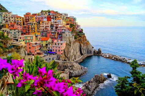 Man Made - Manarola  - Cinque Terre - La Spezia - Italian Riviera - Liguria - Italy Wallpaper Colorful Buildings, Cinque Terre Italy, Nordland, Have Inspiration, Voyage Europe, Stavanger, Beaux Villages, Positano, Beautiful Places To Visit